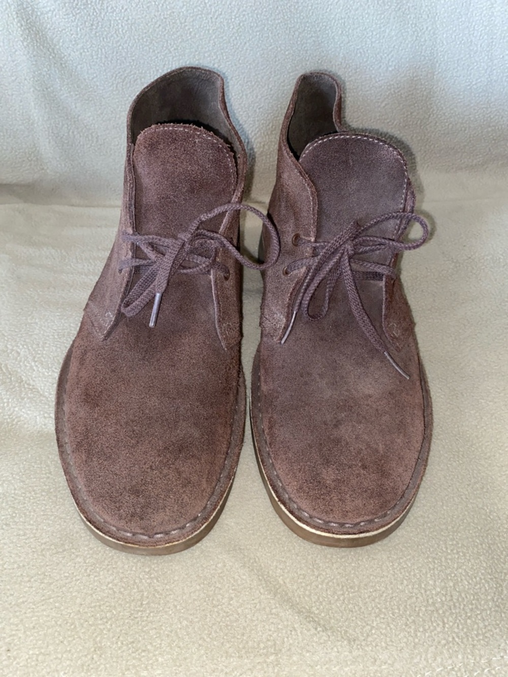 Clarks Desert Boot
(brown suede)